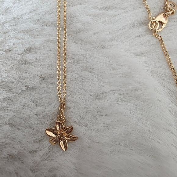 NEW Madewell Gold Flower Pendant Necklace - Picture 10 of 13